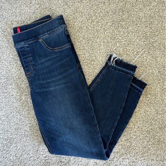 Women’s SPANX Distressed Pull on Skinny Jeans - Picture 4 of 10